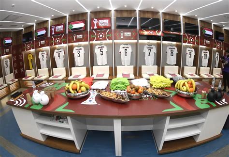 宇野みれい 巨乳痴女エステティシャンに密着マッサージ＆SEXサービスしてもらう