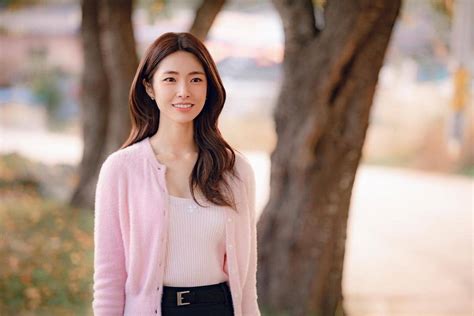 aktris ha young ternyata keturunan dokter kerajaan korea idn times