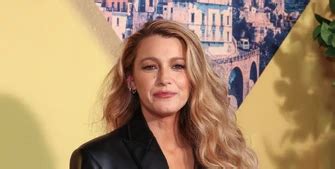 Showbiz MUSIC Fashion Movies Video CELEB SLIDESHOWS