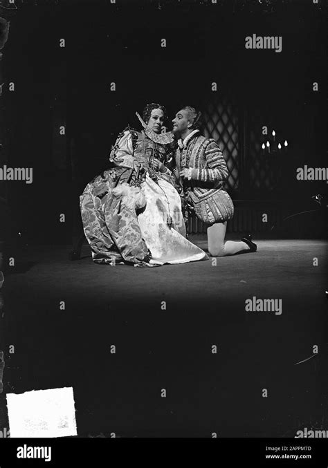 Theater amateur Black and White Stock Photos & Images - Alamy