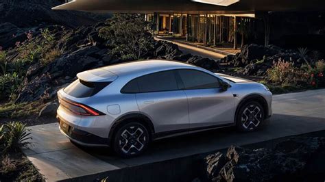 1,058 miles without stopping – the world's longest-range SUV just