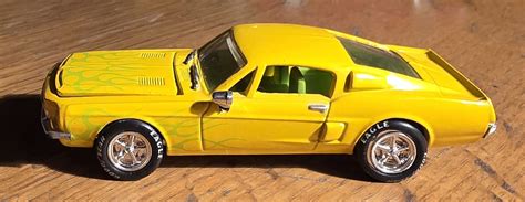 Racing Campions Mit Hot Rods Gelber 1968 Mustang (Neu (gemäss