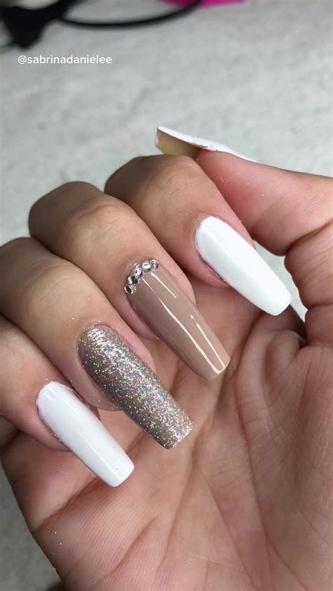 Modelo Para Unhas Em Gel - Unhas de Paty Delicada em Gel Branco: Inspiração Colorama 🤍 | TikTok
