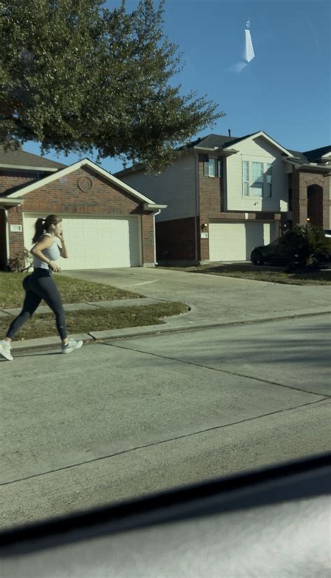 Amazing jiggly BBL latina jogging (caught)😂 - Spandex, Leggings & Yoga