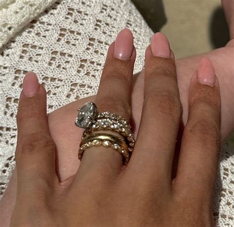 Épinglé par Ari sur Bijoux | Idées de bijoux, Bijoux, Idées de piercing