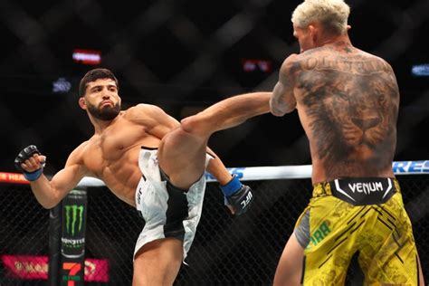 Arman Tsarukyan vs. Dan Hooker prediction: Upset looming at UFC Qatar?