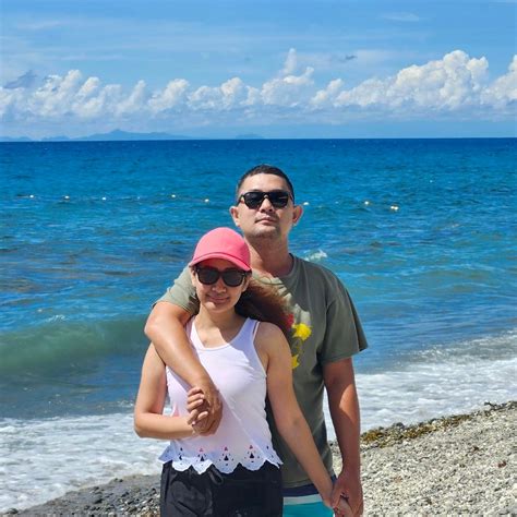 Poems Porn - Name a celebrity that NOBODY hates 👀🥰 | Facebook