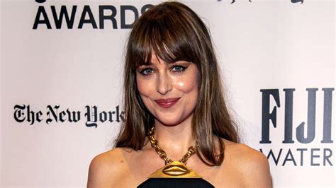 Dakota Johnson Reacts to Wardrobe Malfunction on 'Late Late Show' | In