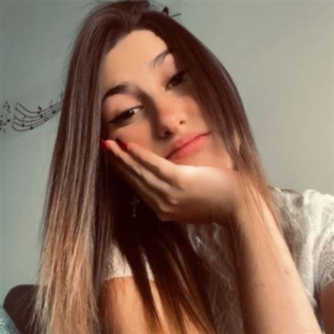 Victoria (@victoriashows) OnlyFans Model Profile & Stats