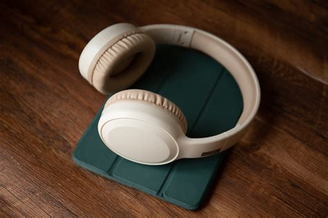 headphones  categories  india   ear  ear