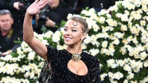 Sydney Sweeney Poses Nude in a Marilyn Monroe–Inspired Golden Age