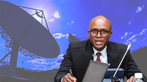 Beautiful cameltoe porn once in the car park, she sent me