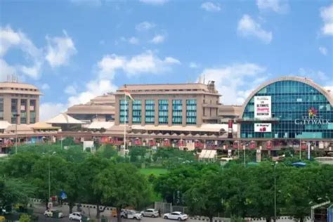 VIP Escorts Service Near Shangri La Eros New Delhi Call Girls