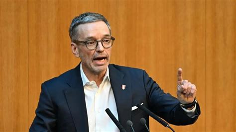 Nice pair of lesbians porn this girl looks just like her