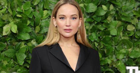 Jennifer Lawrence on Why It's Preferable To Film Sex Scenes With Strangers