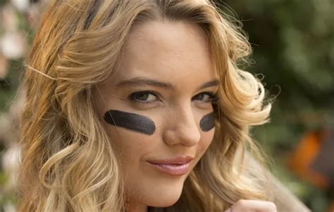 Kenna James Age, Career, Boyfriend & Net Worth 2025