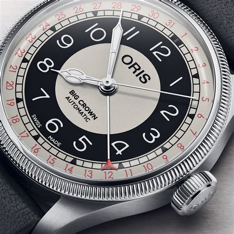 Big Crown Pointer Date “BULLSEYE” 38mm - Black and White on Leather St