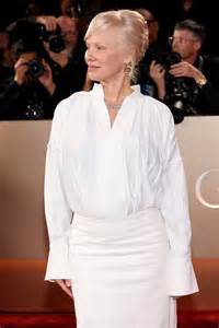 Pamela Anderson shines in 33 carats of diamonds with a hidden meaning