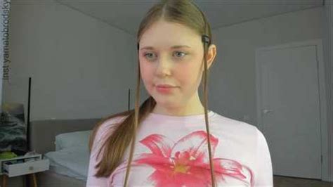 Premium yamatobrodsky1 Cam Videos | HD Live Recordings - Page 4