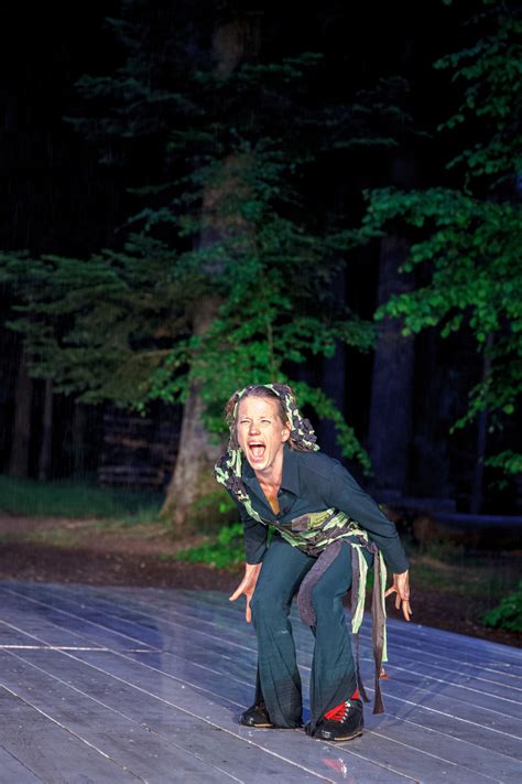 Mandalineuncut porn pretty young woman boasting a