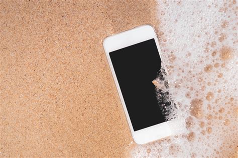 What Happens When You Never Wash Your Phone Screen – It’s Worse Than ...