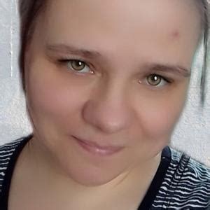 Оля, 45 лет, по знаку зодиака Козерог хочет познакомиться с парнем в ...