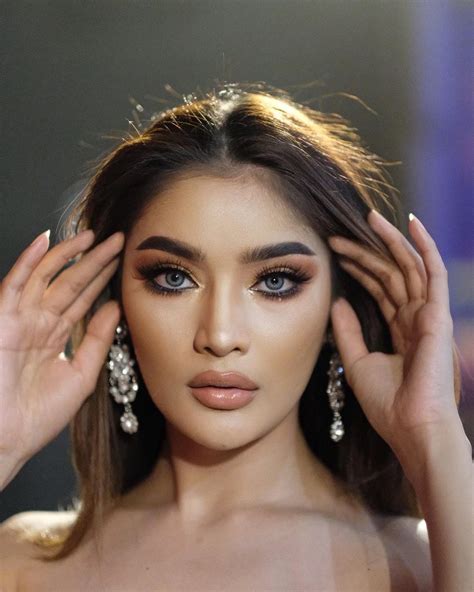 Thanyada Kunpaipuen – Most Beautiful Thailand Transgender Model