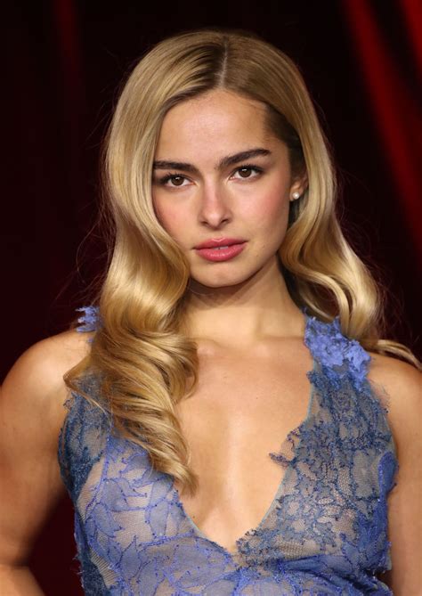 Addison rae stuns in vintage alberta ferretti at academy museum gala • celebmafia