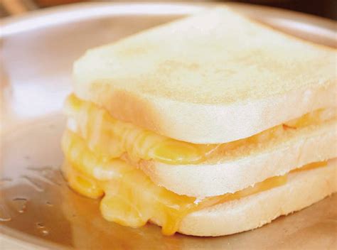 Grilled Cheese Sandwich | Yummy.ph