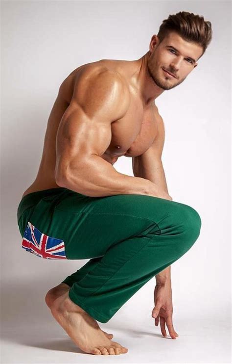 Muscular Hunk Pictures, Photos, and Images for Facebook, Tumblr ...