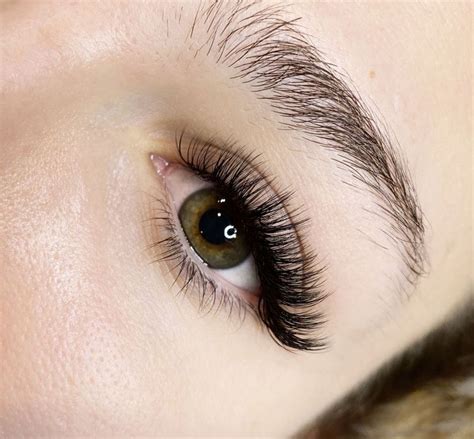 Best Medium Russian Volume Eyelash Extensions Auckland - Lashury