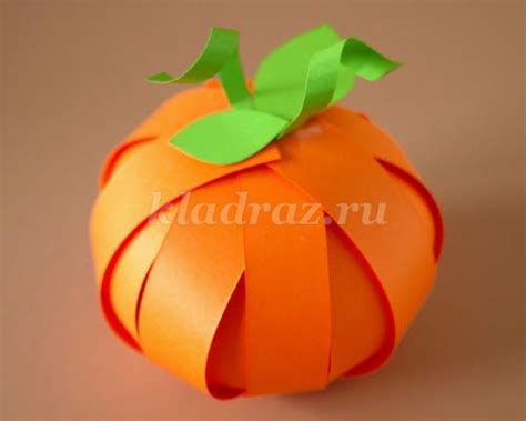Výsledek obrázku pro тыква из бумаги | Pumpkin party, Paper pumpkin ...