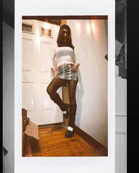 Liz Harvey (@lizharvey__) • Instagram photos and videos