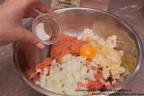 Рыбные котлеты из лососёвого фарша в духовке | Рецепт ВкусноСайт