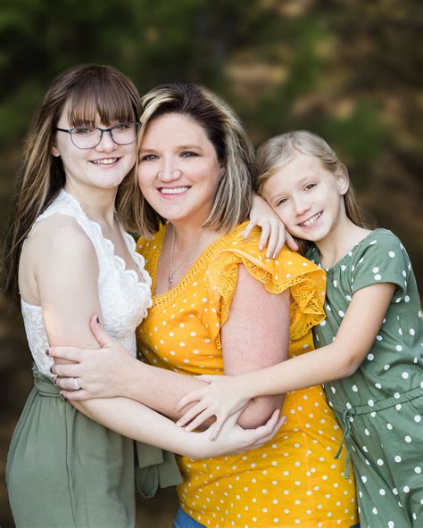 Mommy Daughter Photography Posing