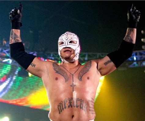 Rey Mysterio Biography - Facts, Childhood, Family Life & Achievements ...