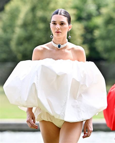 Kendall Leads The It-Girls On The Jacquemus SS24 Runway—In Jewelry ...