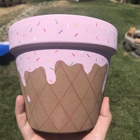 Started painting my terra cotta pots this is one of them – Artofit