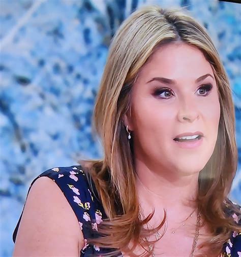 Jenna Bush No panties up skirt : r/jennabushhager