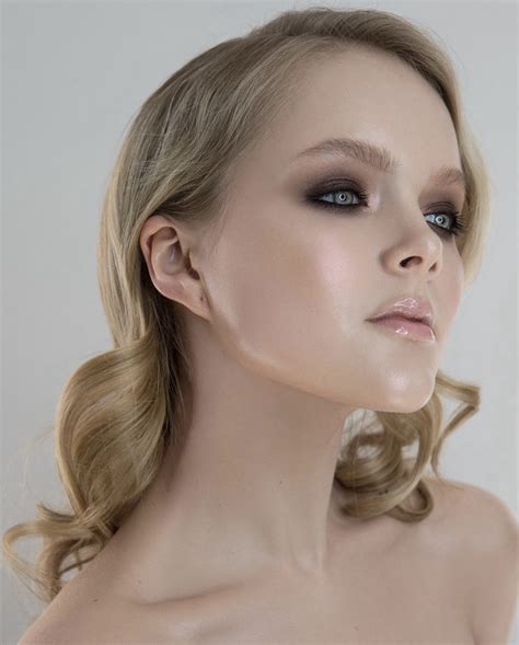Pearl skin — как повторить трендовый перламутровый макияж? - Маевка27