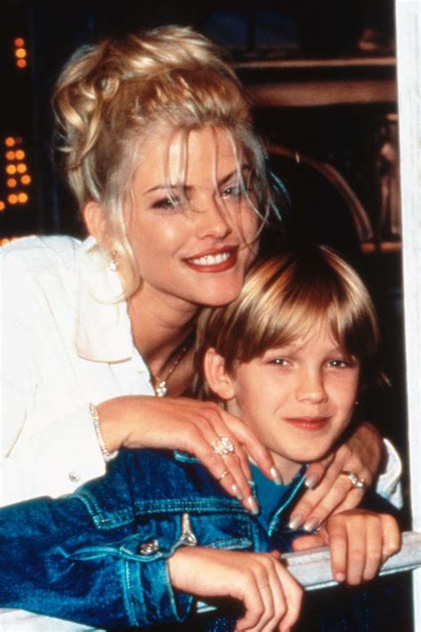 Who Was Anna Nicole Smiths Son? What to Know About Daniel Wayne Smith
