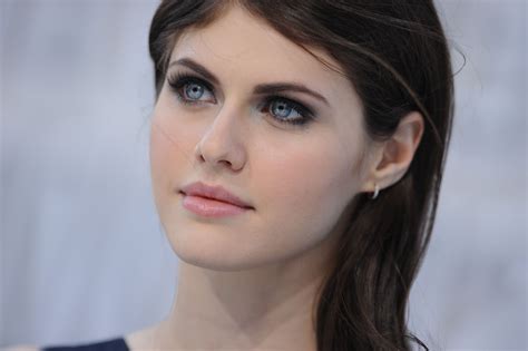#523792 1988x2080 alexandra daddario women blue eyes eyes brunette