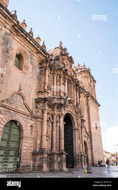 Cusco cathedral interior peru hi-res stock photography and images - Alamy