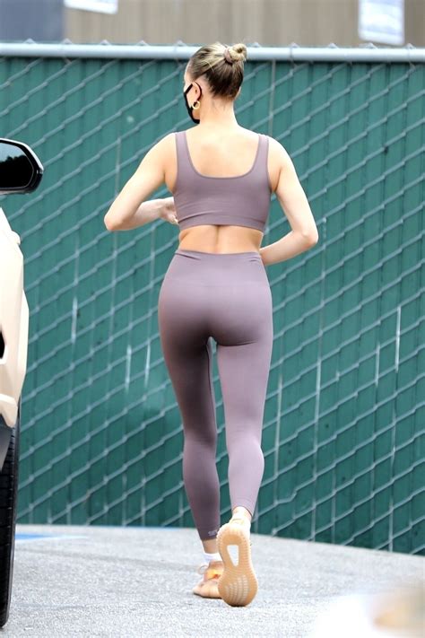 Hailey Baldwin Bieber’s Sexy Ass In Bikini And Tight Leggings (32