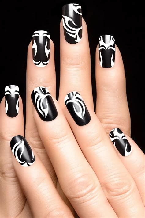 50+ Black Nail Designs That Are Classy and Chic!