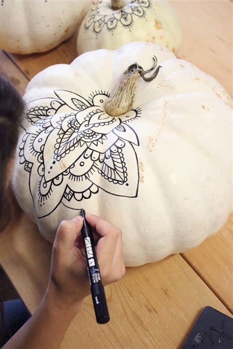 Henna Pumpkins DIY - A Boho Halloween Free Henna Template Download