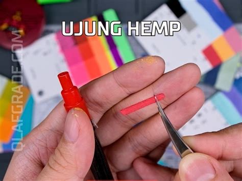 menggunakan marker warna  tipe ujung marker berbeda