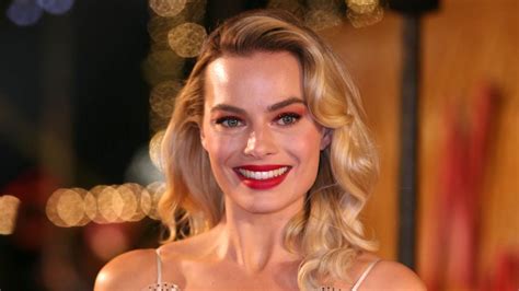 Margot Robbie and Ryan Gosling dazzle in eye-popping clips from Barbie ...