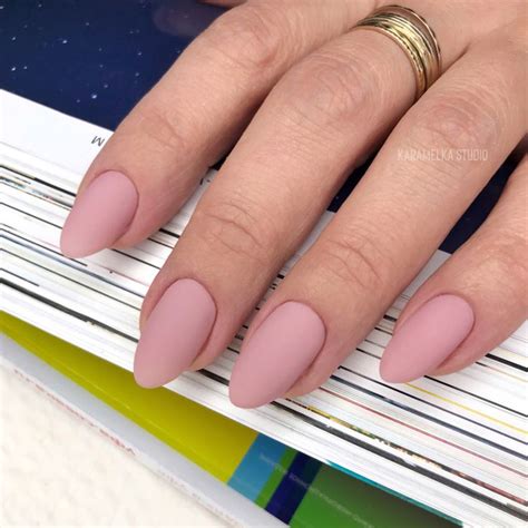 Минимализм на ногтях маникюр однотонный матовый | Nails, Beauty