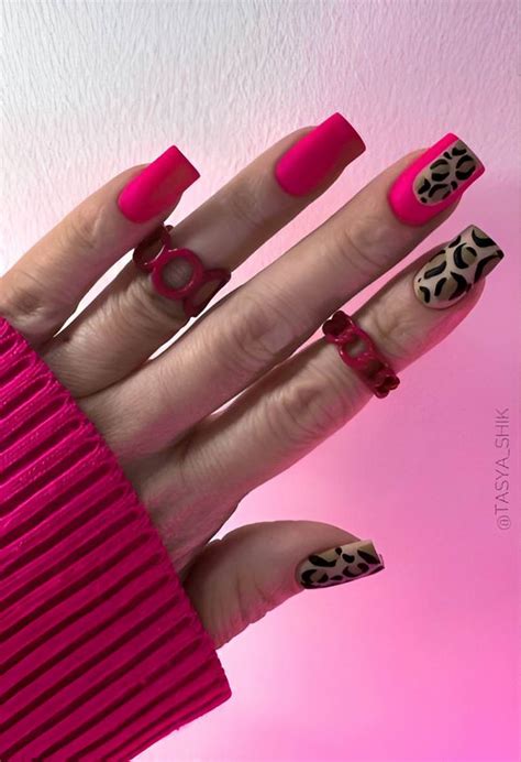 30 Stunning Accent Nail Ideas To Copy ASAP